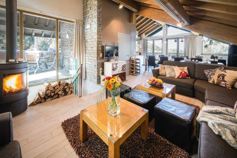 Chalet La Tania luxury ski chalet for catered chalet skiing, snowboarding and summer in Three Valleys, Alpine Escape